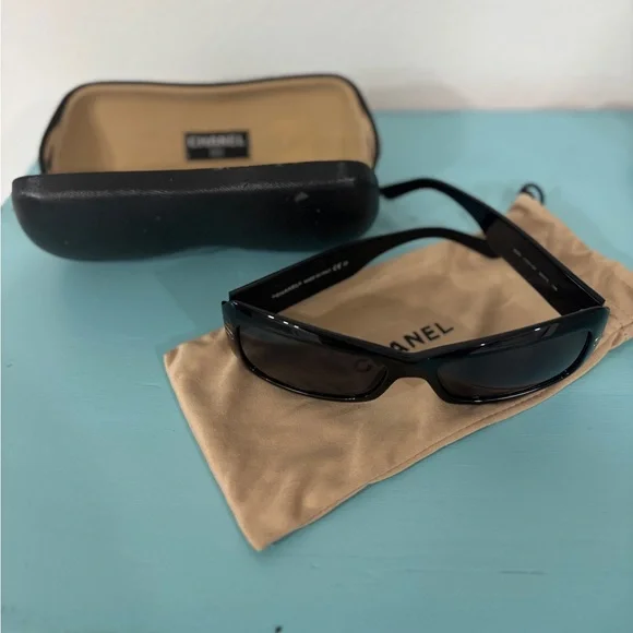 CHANEL | Accessories | Vintage Chanel Black 599 Sunglasses  display picture 3